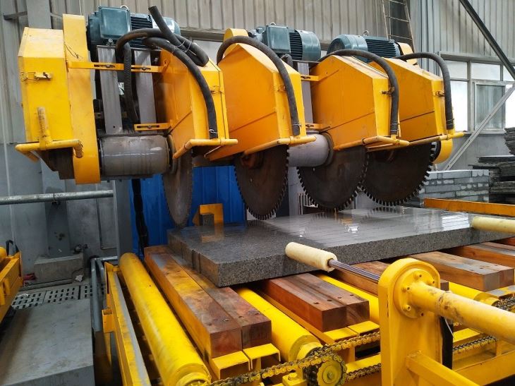 DAFON curbstone cutting machine (90)